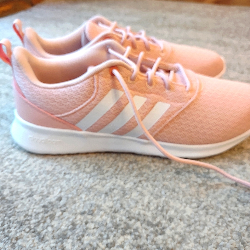 Women's Adidas Cloudfoam Size 9